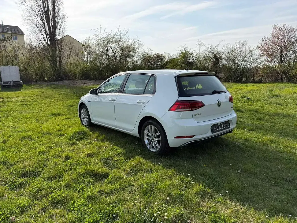 Second-hand VW Golf VII Comfortline 131 CP (96 kW) 2019 Alb Berlinǎ