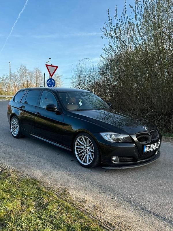 Schwarz Gebraucht 2012 BMW 325 Performance Kombi | 6.499 € - Bild 1/4