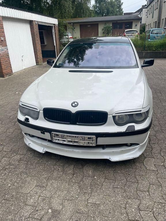 Weiß Gebraucht 2004 BMW 730 Limousine | 3.000 € (Guter Preis) - Bild 1/4