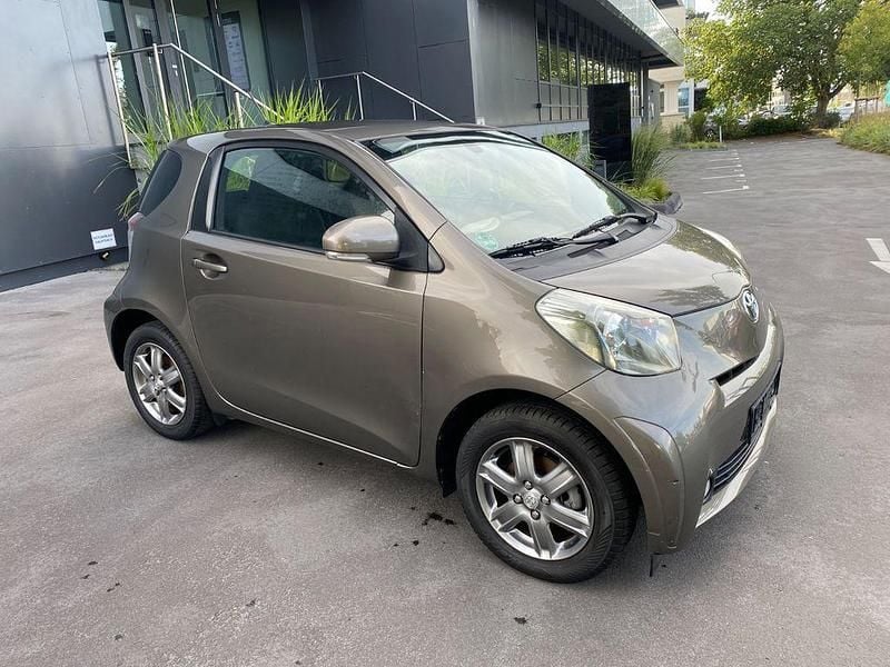 Gebraucht Toyota iQ 68 PS (50 kW) 2010 Braun Kleinwagen