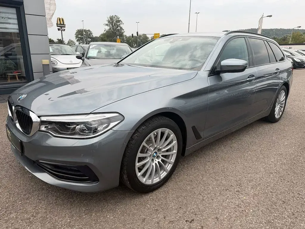 Gebraucht BMW 520 Sport Line 190 PS (139 kW) 2019 Blau Kombi
