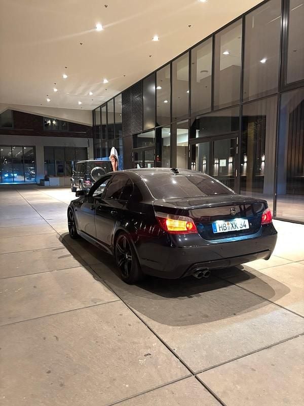 Gebraucht BMW 545 333 PS (244 kW) 2005 Blau Limousine