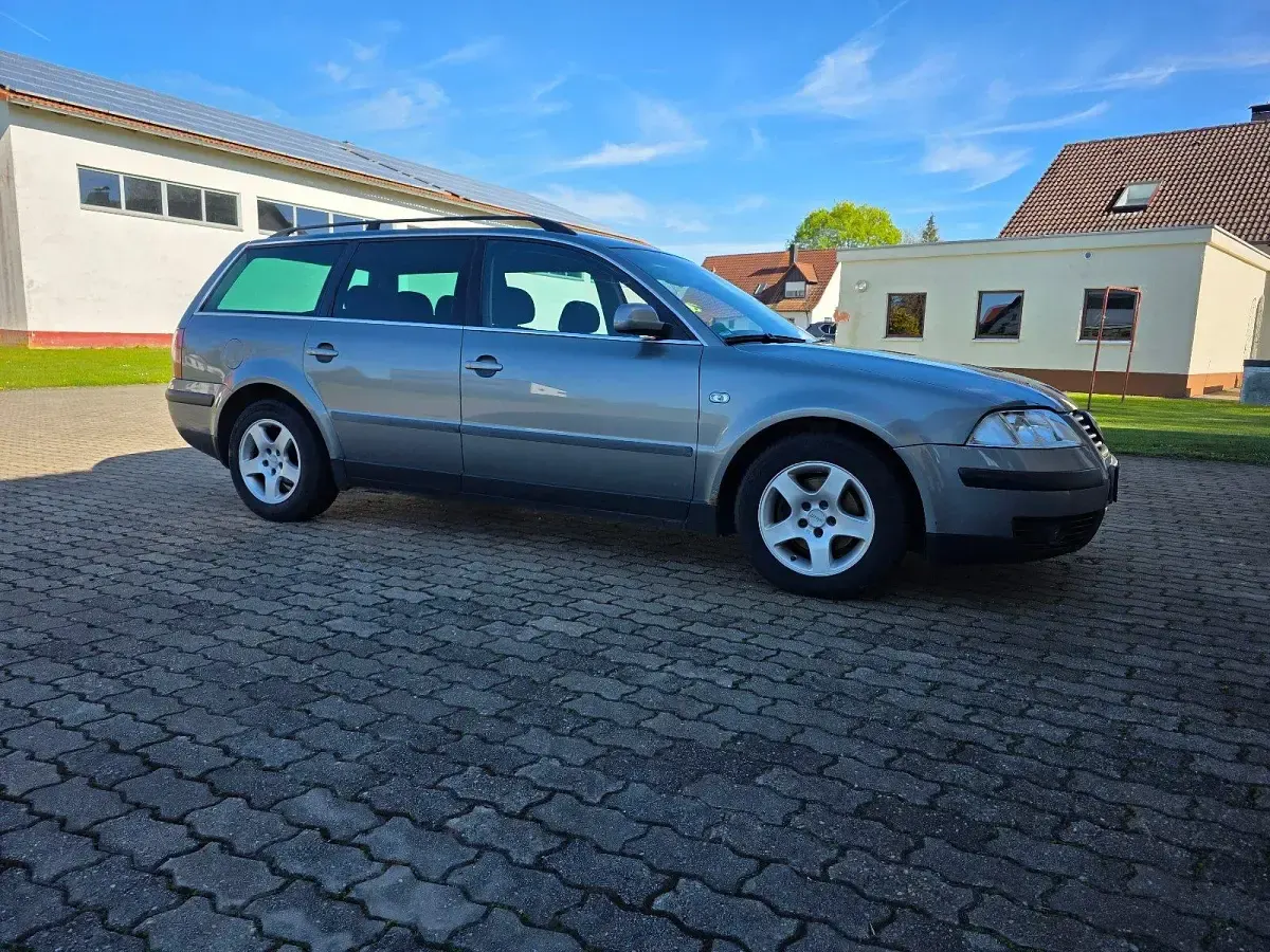 Usata VW Passat 131 CV (96 kW) 2003 Grigio Station wagon