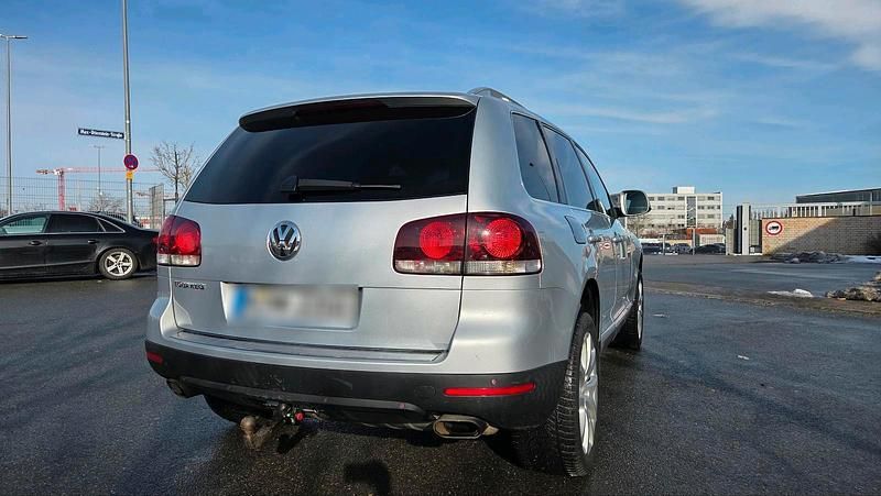Gebraucht VW Touareg 224 PS (164 kW) 2007 Silber SUV