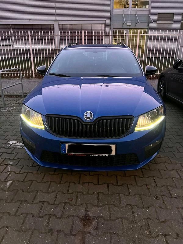 Blau Gebraucht 2013 Skoda Octavia vRS Kombi | 7.500 € (Fairer Preis) - Bild 1/4