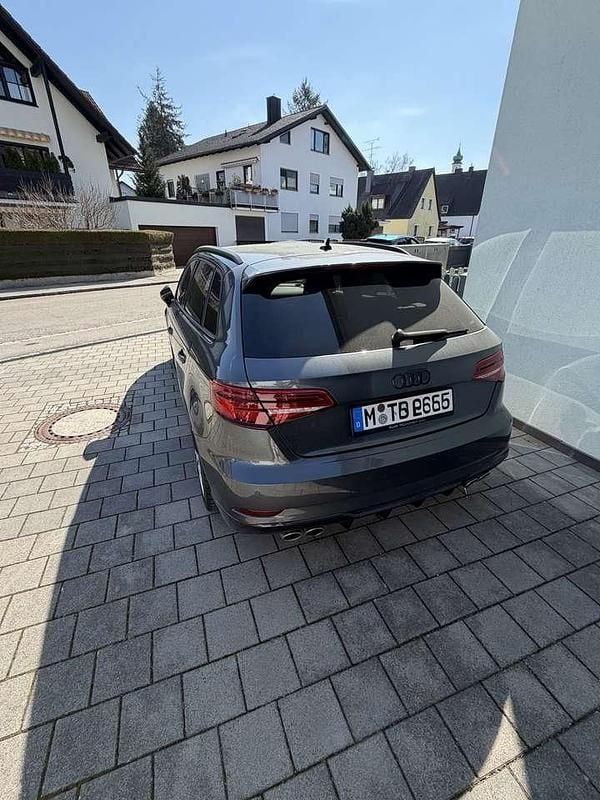 Gebraucht Audi S3 Performance 300 PS (220 kW) 2019 Grau Limousine