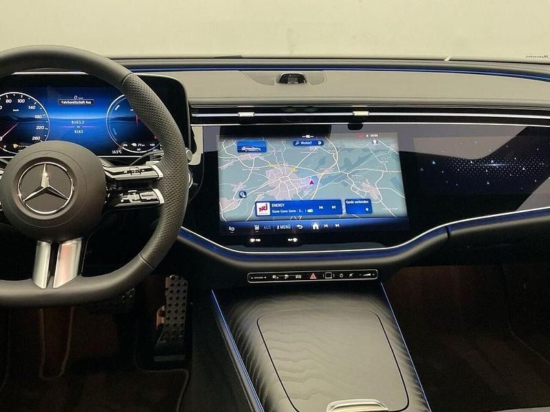 Gebraucht Mercedes E300 313 PS (230 kW) 2025 Grau Kombi