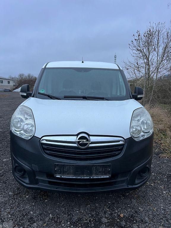 Gebraucht Opel Combo Selection 120 PS (88 kW) 2012 Weiß Van / Kleinbus