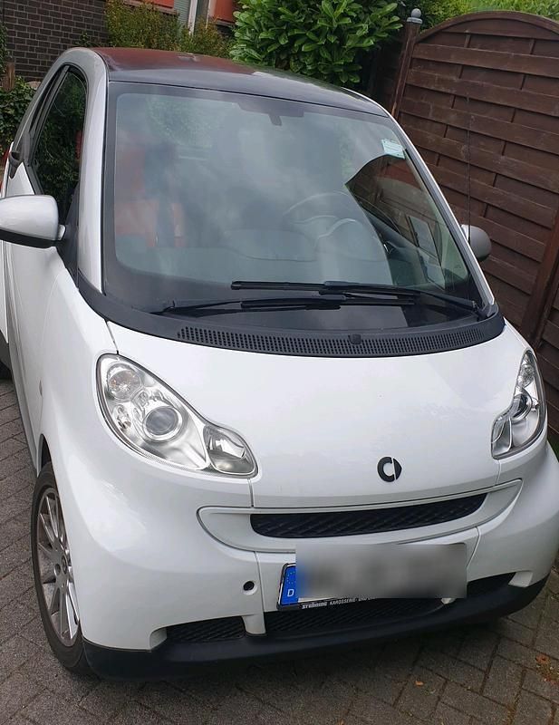 Weiß Gebraucht 2009 Smart ForTwo Coupé Coupé | 4.400 € (Guter Preis) - Bild 1/4