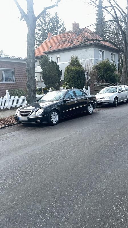 Gebraucht Mercedes E270 Avantgarde 177 PS (130 kW) 2004 Schwarz Limousine
