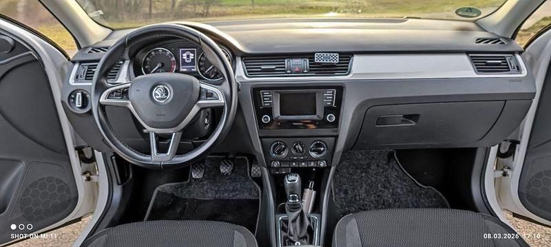 Gebraucht Skoda Rapid Active 90 PS (66 kW) 2015 Weiß Kleinwagen