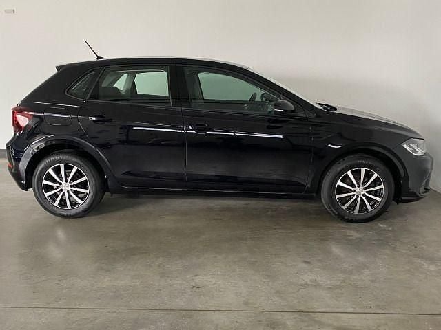 Gebraucht VW Polo Life 80 PS (58 kW) 2023 2t deep black perleffekt (metallic) Kleinwagen