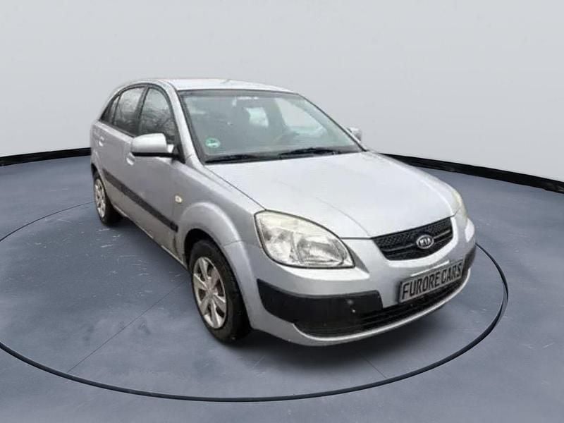 Gebraucht Kia Rio Basis 97 PS (71 kW) 2006 Silber Limousine