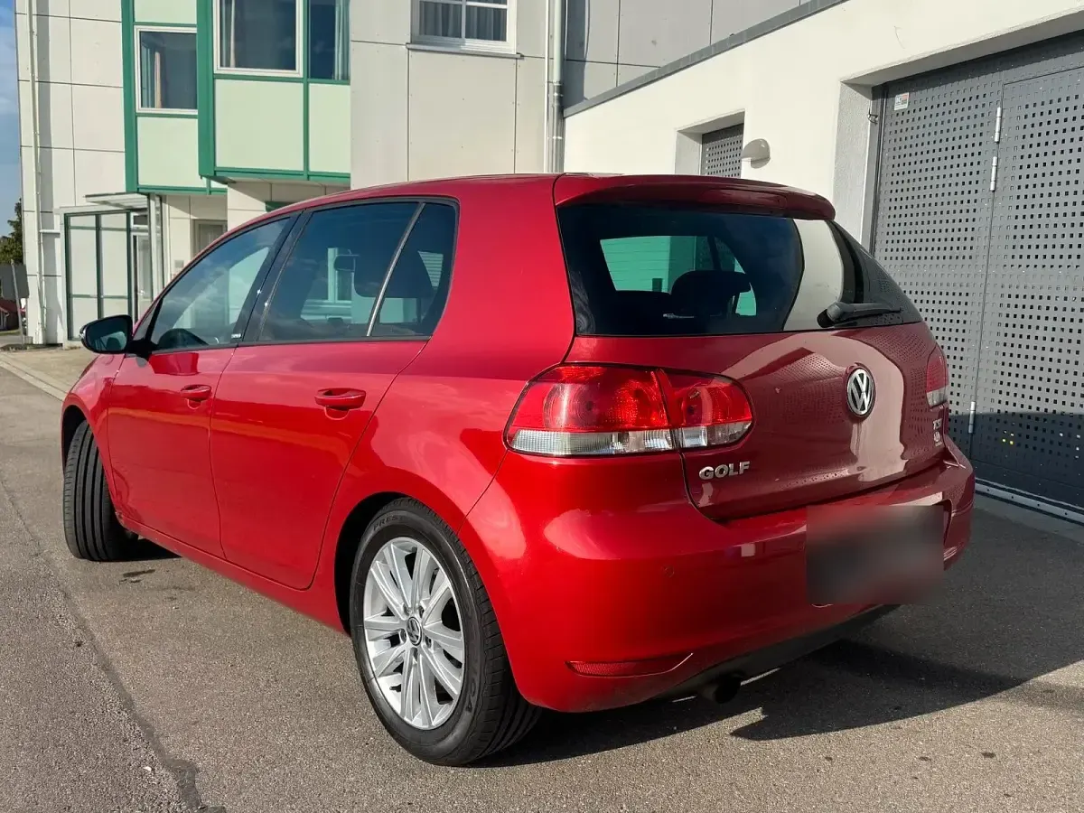 Gebraucht VW Golf VI Style 105 PS (77 kW) 2011 Rot Kleinwagen