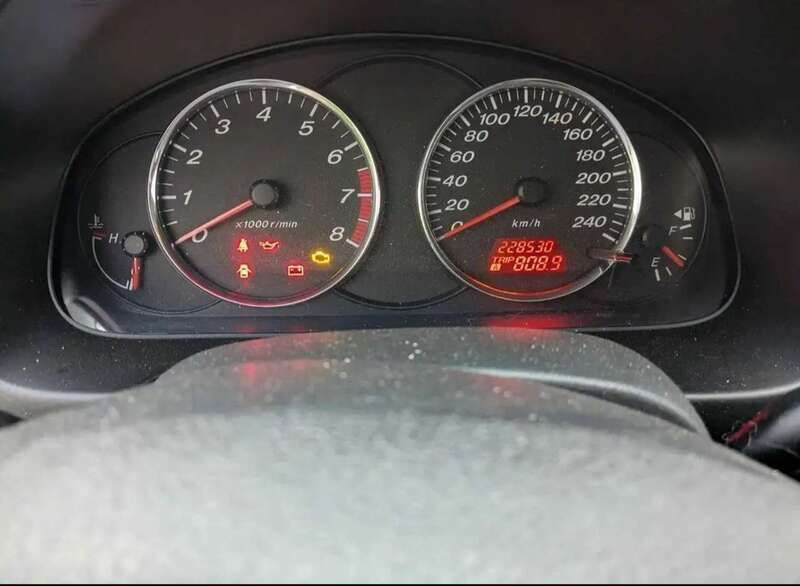 Grau Gebraucht 2004 Mazda 6 Comfort Limousine | 750 € (Guter Preis) - Bild 1/4