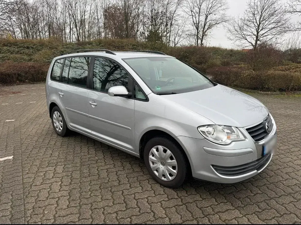 Gebraucht VW Touran 105 PS (77 kW) 2009 Silber Van / Kleinbus