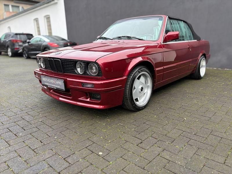 Rot Gebraucht 1992 BMW 325 Cabriolet Performance Cabrio | 29.900 € - Bild 1/4