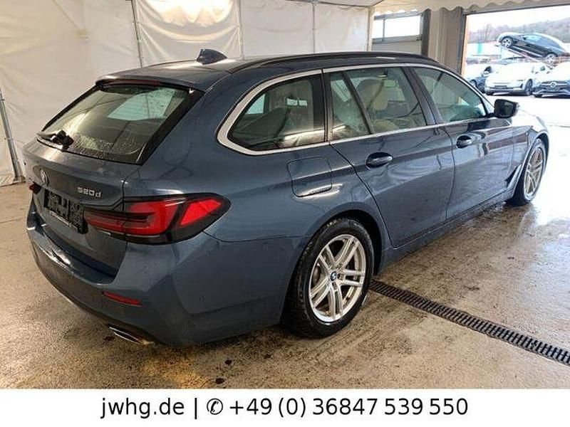 Gebraucht BMW 520 190 PS (139 kW) 2023 Blau Kombi