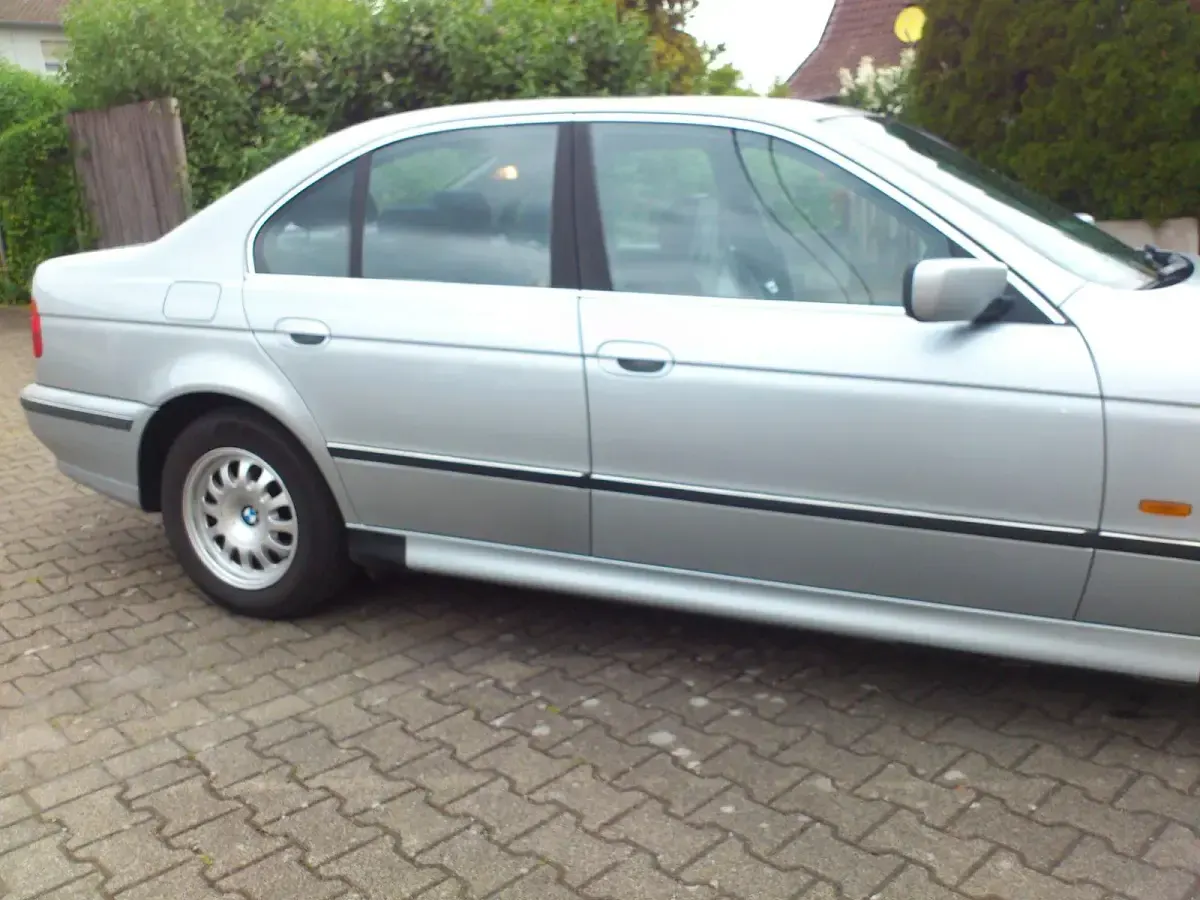 Gebraucht BMW 523 170 PS (125 kW) 1997 Silber Limousine