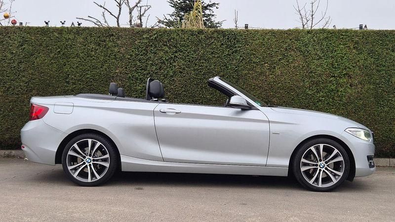 Gebraucht BMW 220 Sport Line 184 PS (135 kW) 2016 Grau Cabrio
