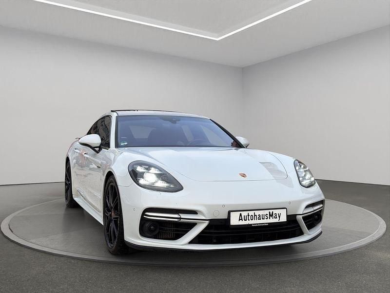 Weiß Gebraucht 2017 Porsche Panamera Turbo S Limousine | 65.950 € (Fairer Preis) - Bild 1/4