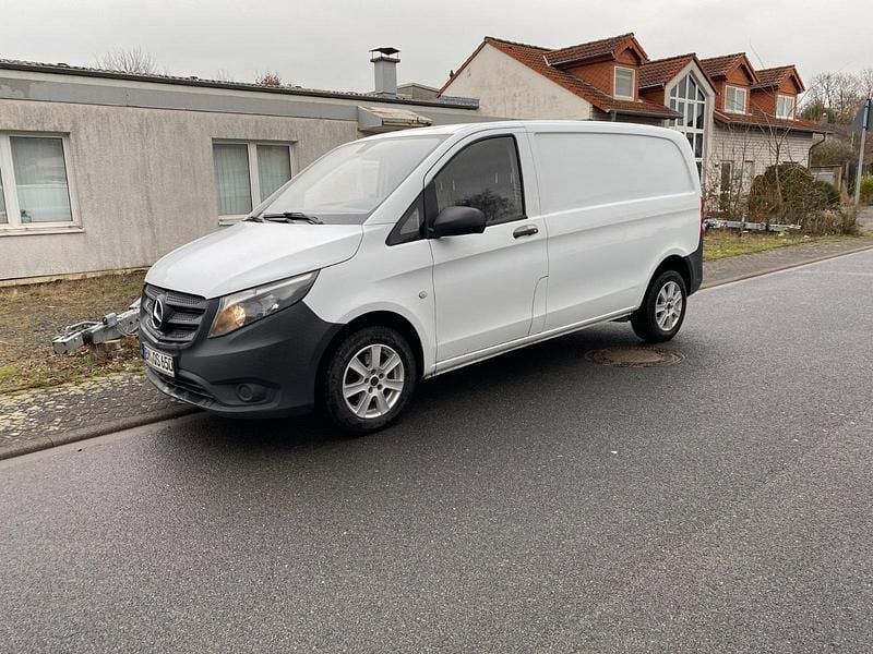Second-hand Mercedes Vito 88 CP (64 kW) 2015 Alb Van