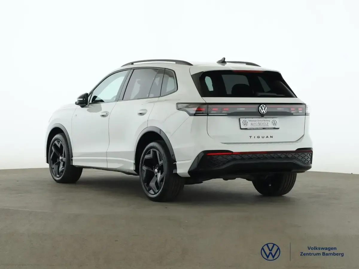 Gebraucht VW Tiguan R-line Plus 193 PS (141 kW) 2025 Weiß SUV