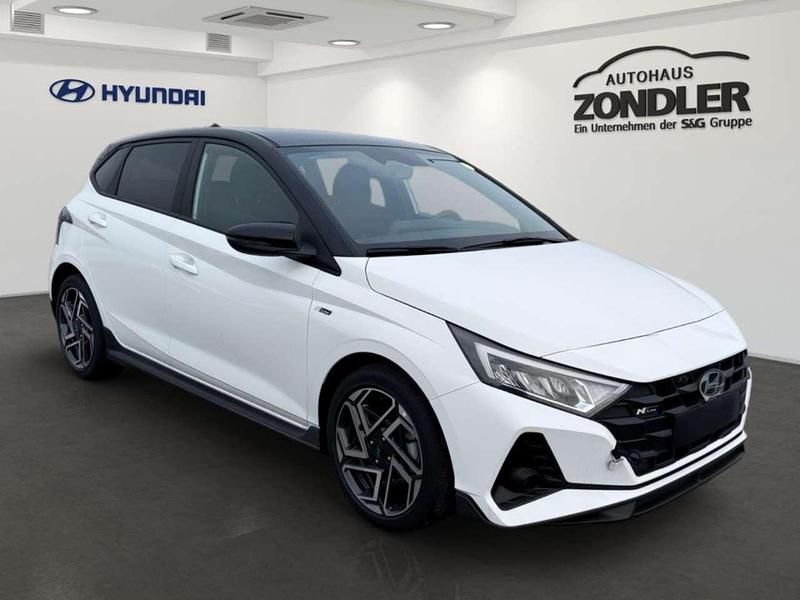 Neu Hyundai i20 N Line 101 PS (74 kW) 2025 Atlas white/ phantom black / s Limousine
