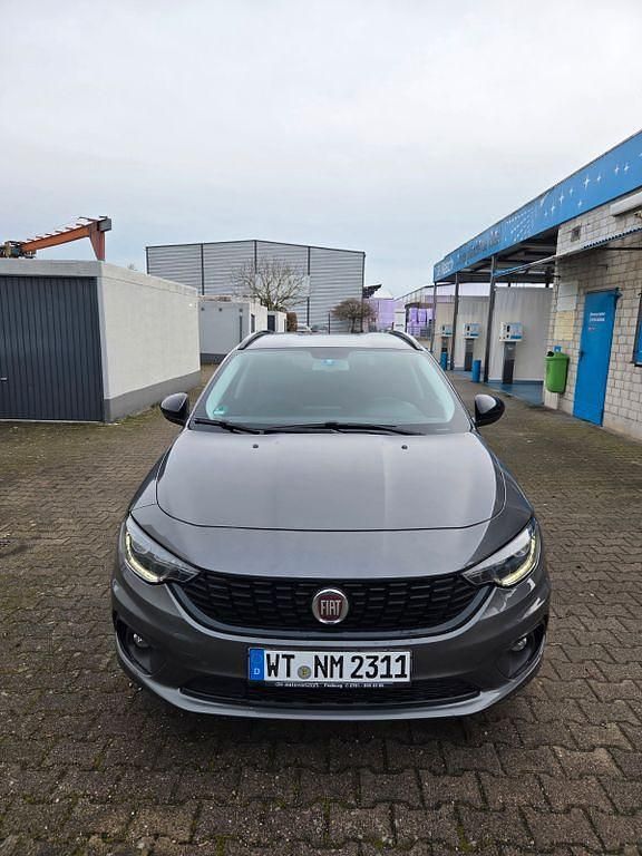 Gebraucht Fiat Tipo S 120 PS (88 kW) 2018 Grau Limousine