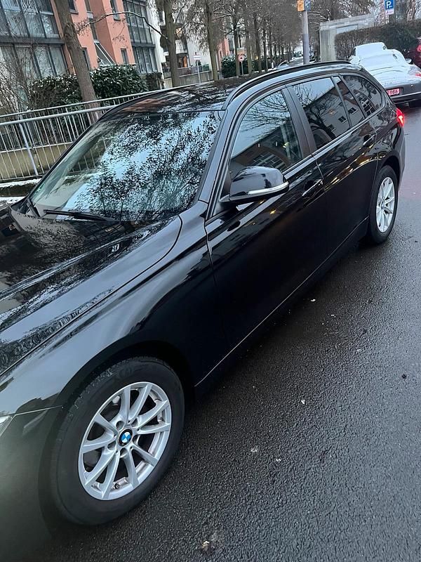 Gebraucht BMW 318 150 PS (110 kW) 2018 Schwarz Kombi