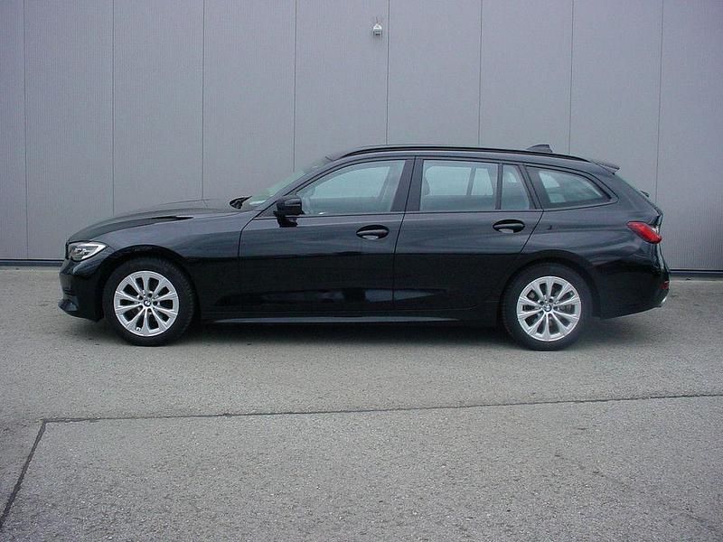 Gebraucht BMW 320 190 PS (139 kW) 2021 Schwarz Kombi