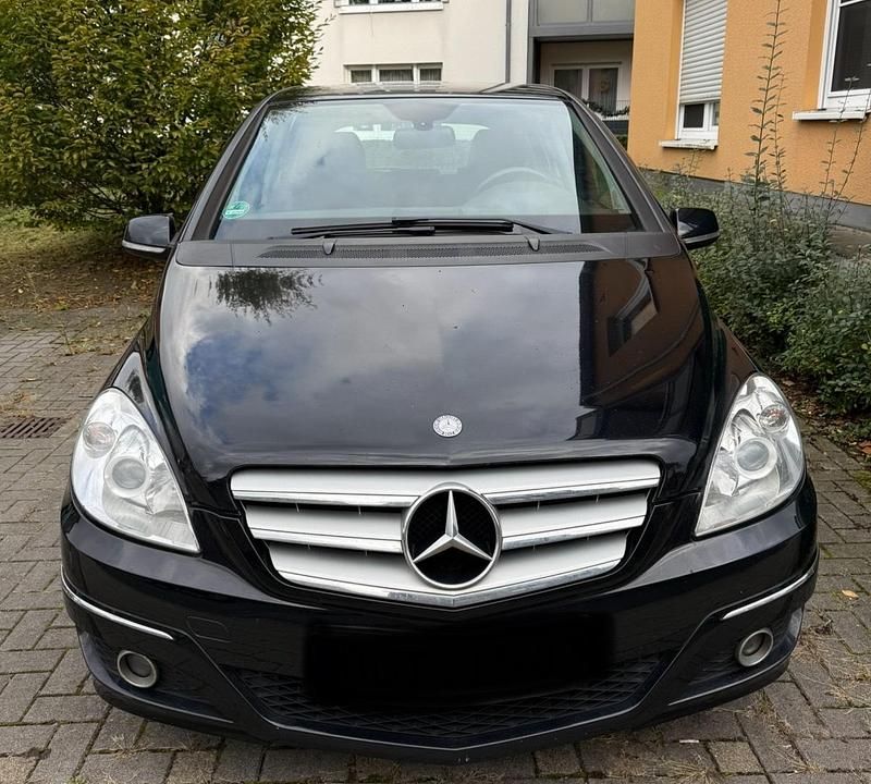 Schwarz Gebraucht 2012 Mercedes B160 Van / Kleinbus | 3.450 € - Bild 1/4