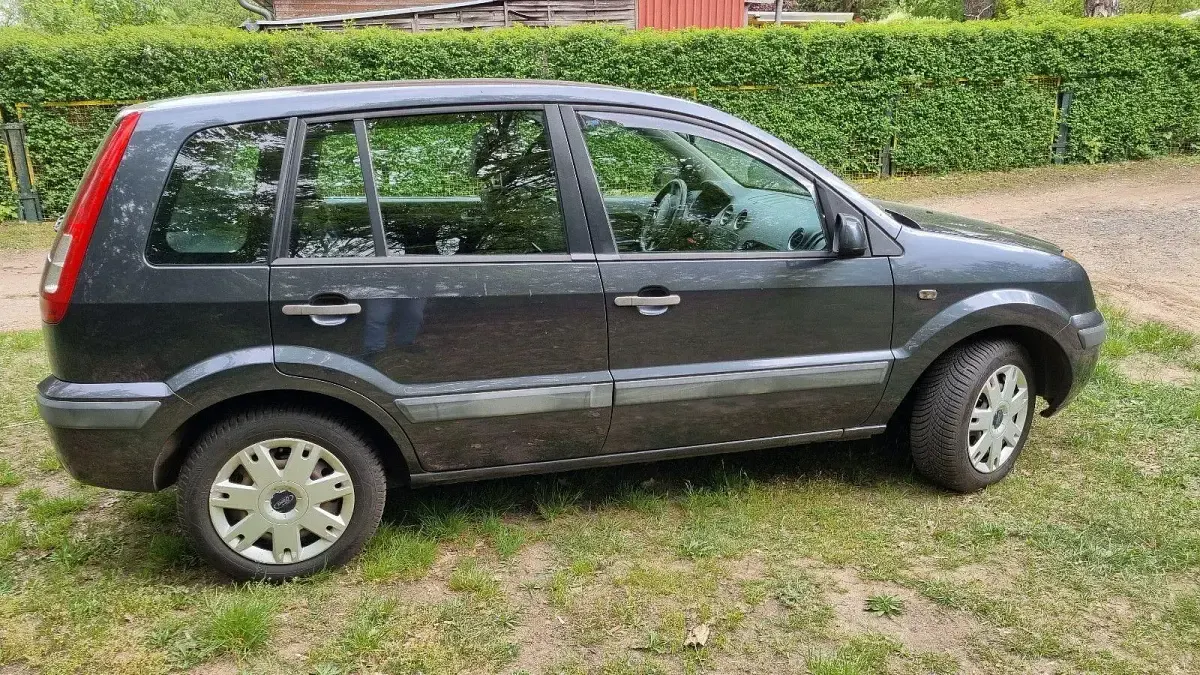 Gebraucht Ford Fusion Ambiente 75 PS (55 kW) 2008 Grau Kleinwagen