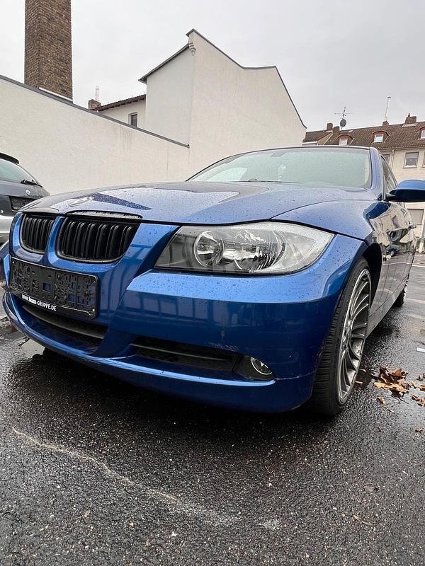 Gebraucht BMW 325 218 PS (160 kW) 2007 Blau Limousine