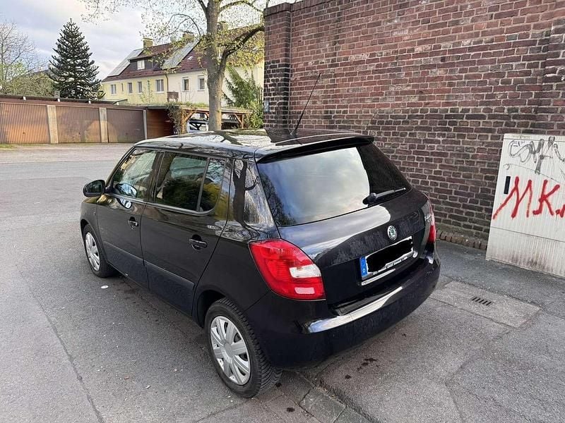 Gebraucht Skoda Fabia 60 PS (44 kW) 2010 Schwarz Kleinwagen