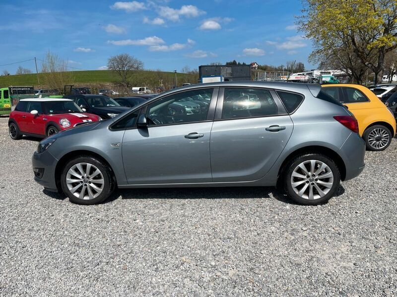 Gebraucht Opel Astra Active 101 PS (74 kW) 2013 Silber Limousine