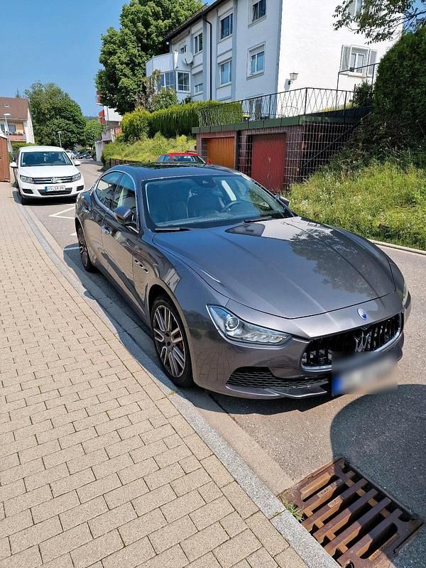 Grau Gebraucht 2017 Maserati Ghibli Coupé | 34.000 € (Teuer) - Bild 1/4