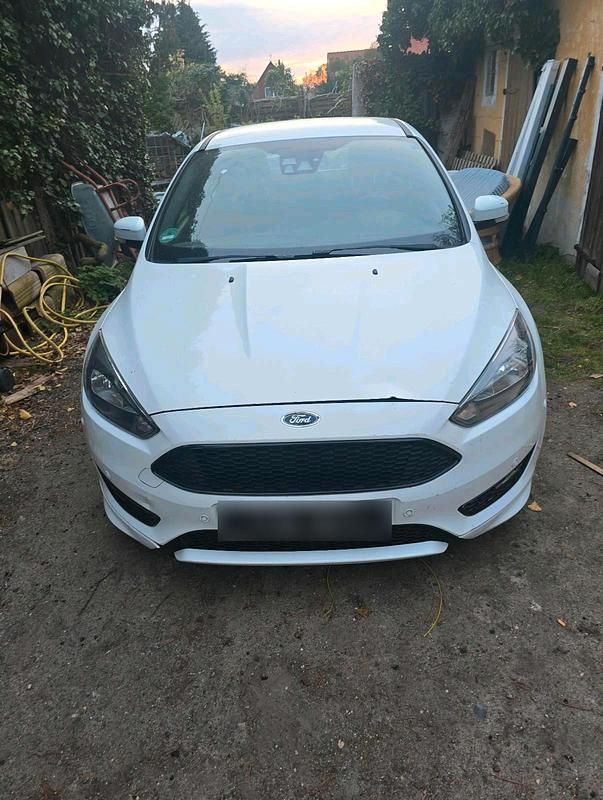 Gebraucht Ford Focus ST-Line 150 PS (110 kW) 2016 Weiß Limousine