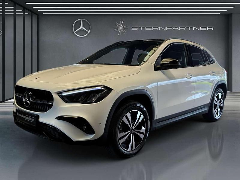 Gebraucht Mercedes GLA250 Progressive 163 PS (119 kW) 2025 Unilack polarweiß SUV