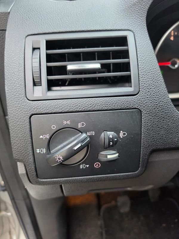 Second-hand Ford C-MAX 125 CP (91 kW) 2008 Argintiu Monovolum