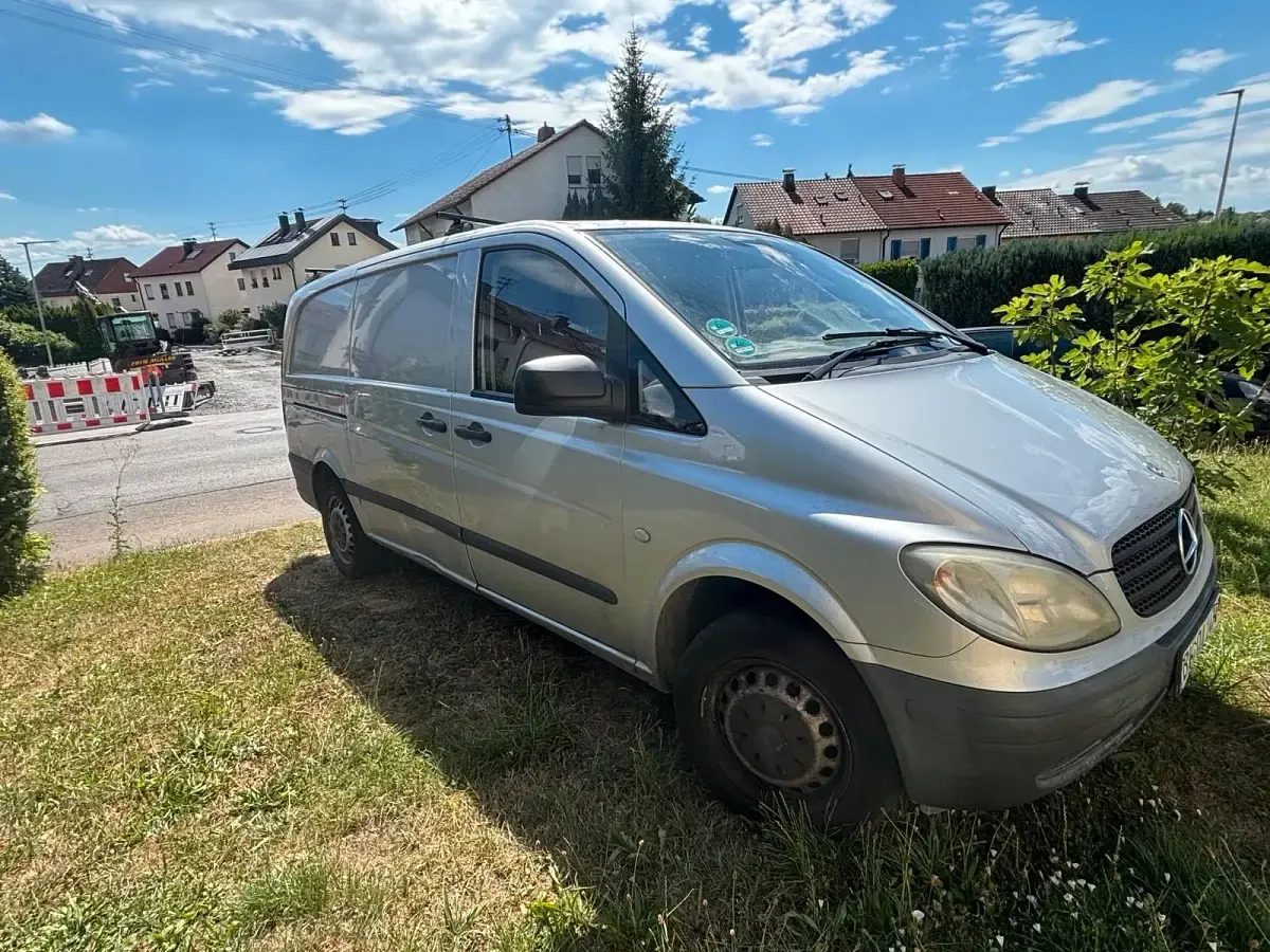 Gebraucht Mercedes Vito 150 PS (110 kW) 2010 Silber