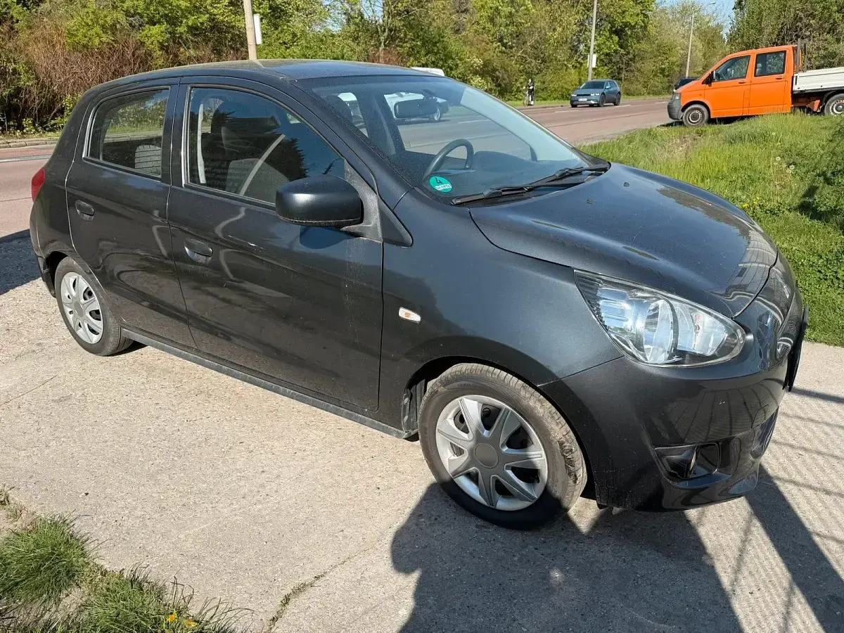 Begagnad Mitsubishi Space Star 75 HK (55 kW) 2014 Silver Minibuss