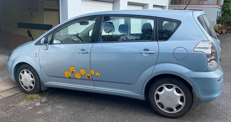 Blau Gebraucht 2004 Toyota Corolla Verso Van / Kleinbus | 3.900 € (Guter Preis) - Bild 1/4