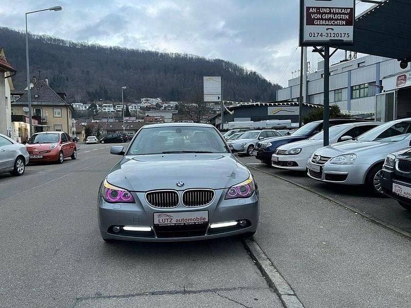 Gebraucht BMW 523 177 PS (130 kW) 2006 Silbergrau metallic Limousine