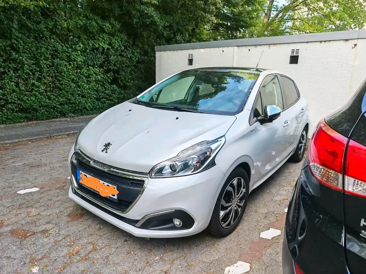 Gebraucht Peugeot 208 Style 85 PS (62 kW) 2018 Andere farben Kleinwagen