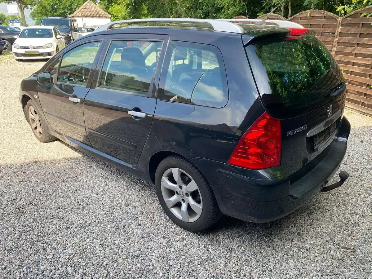 Gebraucht Peugeot 307 Premium 109 PS (80 kW) 2006 Farbe schwarz obsidien/metalli Kombi