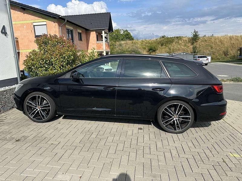 Schwarz Gebraucht 2019 Cupra Leon Kombi | 23.500 € (Fairer Preis) - Bild 1/4