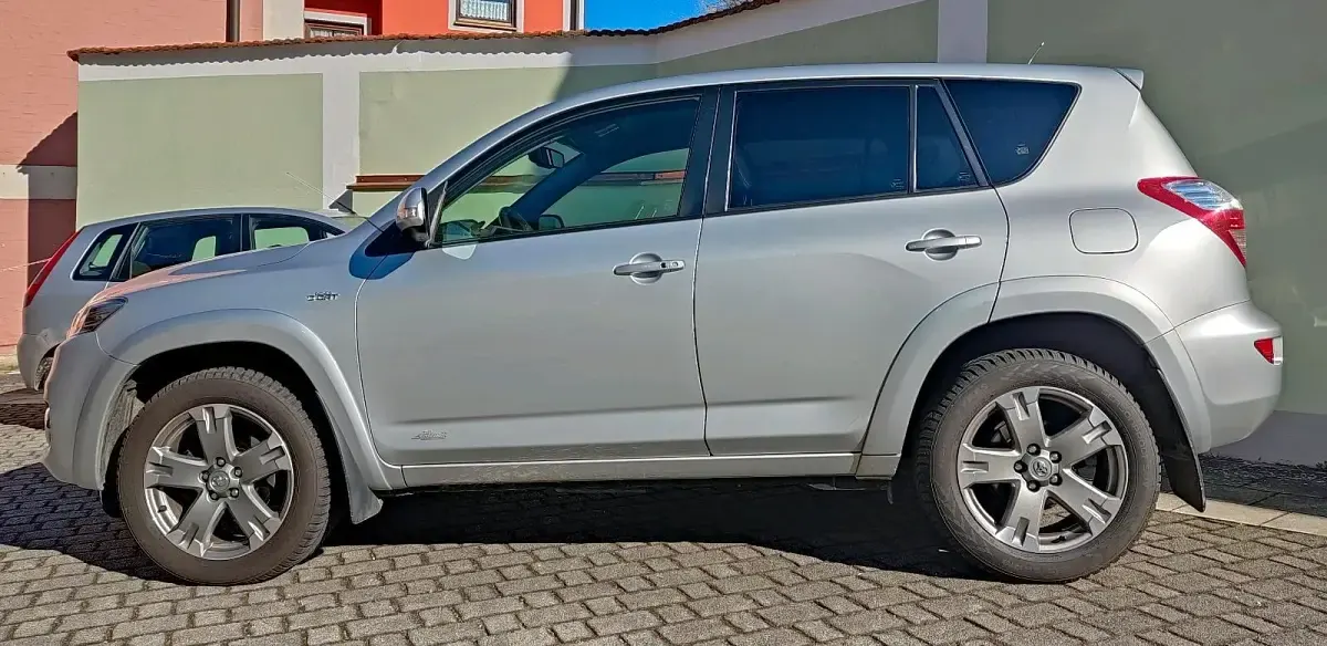 Gebraucht Toyota RAV4 177 PS (130 kW) 2011 Silber SUV