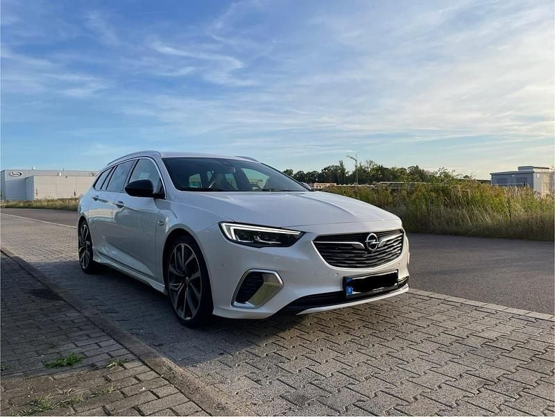 Weiß Gebraucht 2018 Opel Insignia Kombi | 27.400 € - Bild 1/4