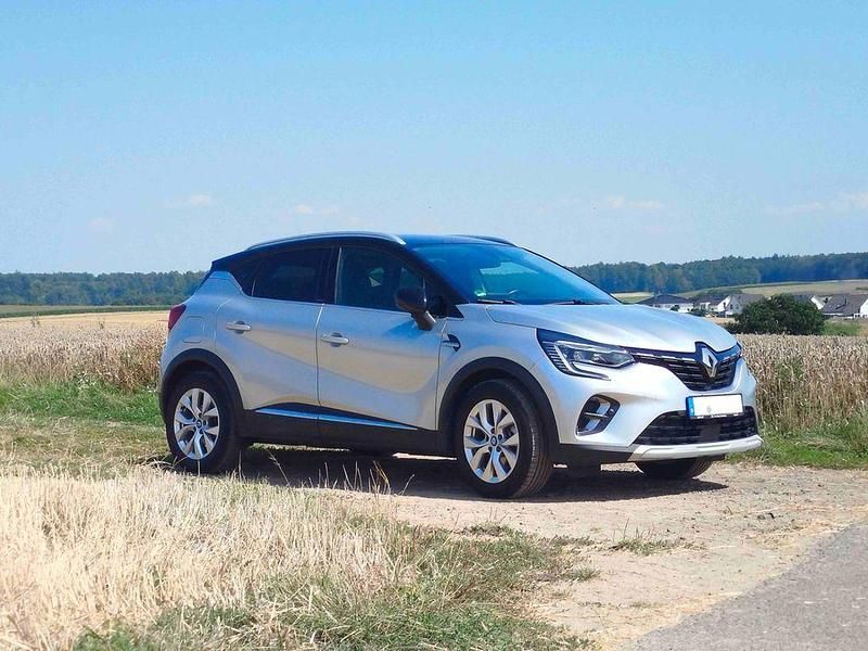 Grau Gebraucht 2021 Renault Captur Intens SUV | 17.250 € (Superpreis) - Bild 1/4